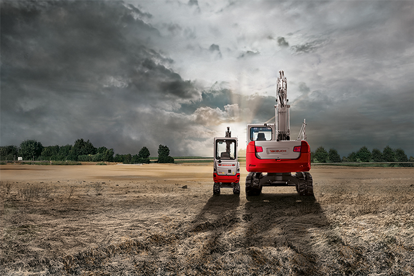 Minibagger und Kompaktbagger im Sonnenuntergang